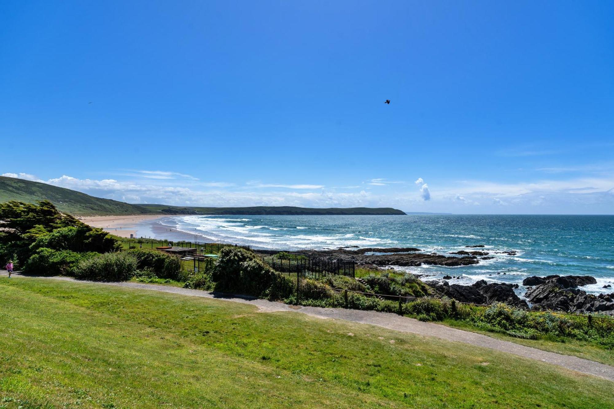 Finest Retreats - Ocean Lookout - Luxury Woolacombe Beach Apartment With Sea Views エクステリア 写真