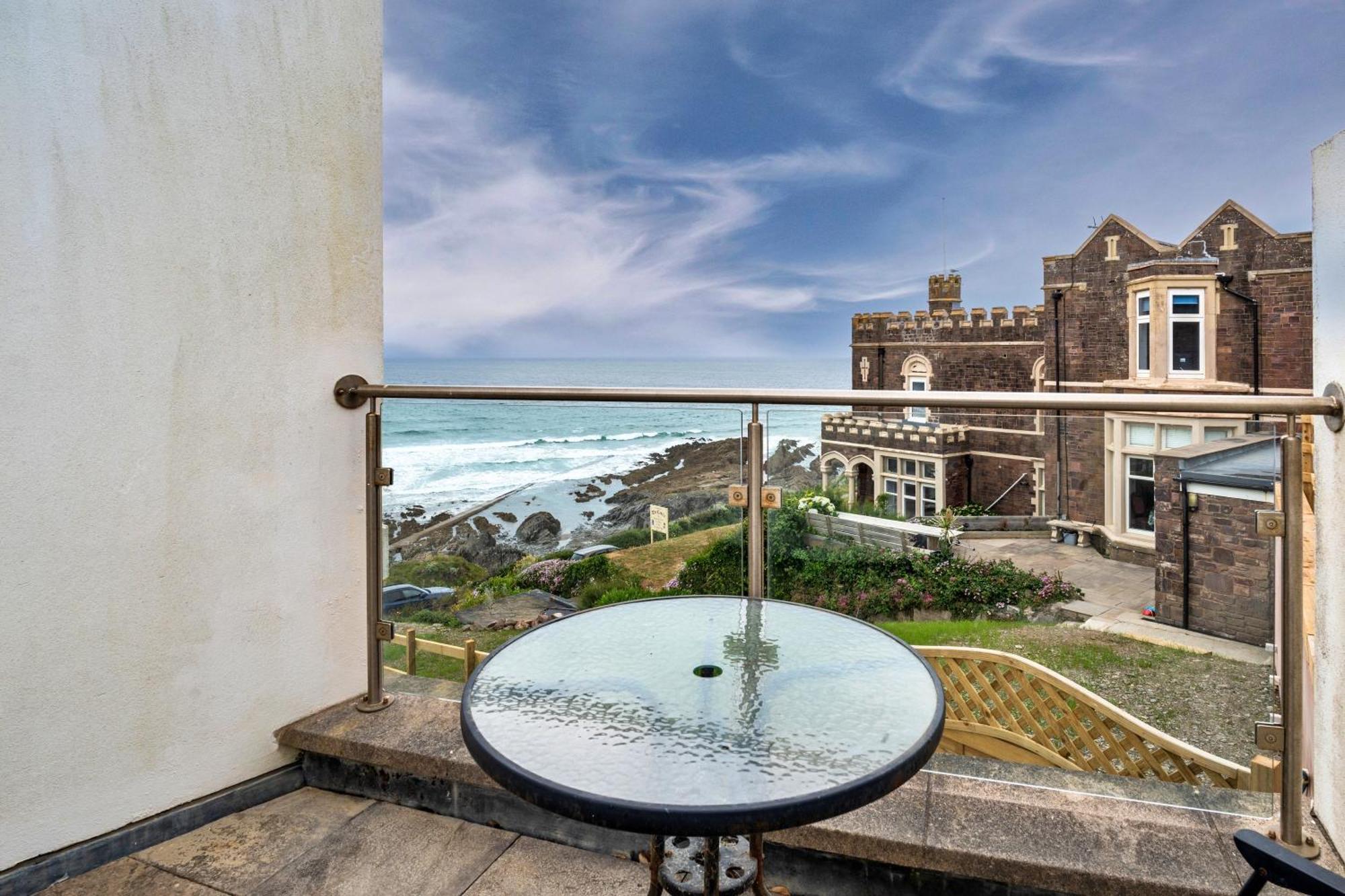 Finest Retreats - Ocean Lookout - Luxury Woolacombe Beach Apartment With Sea Views エクステリア 写真