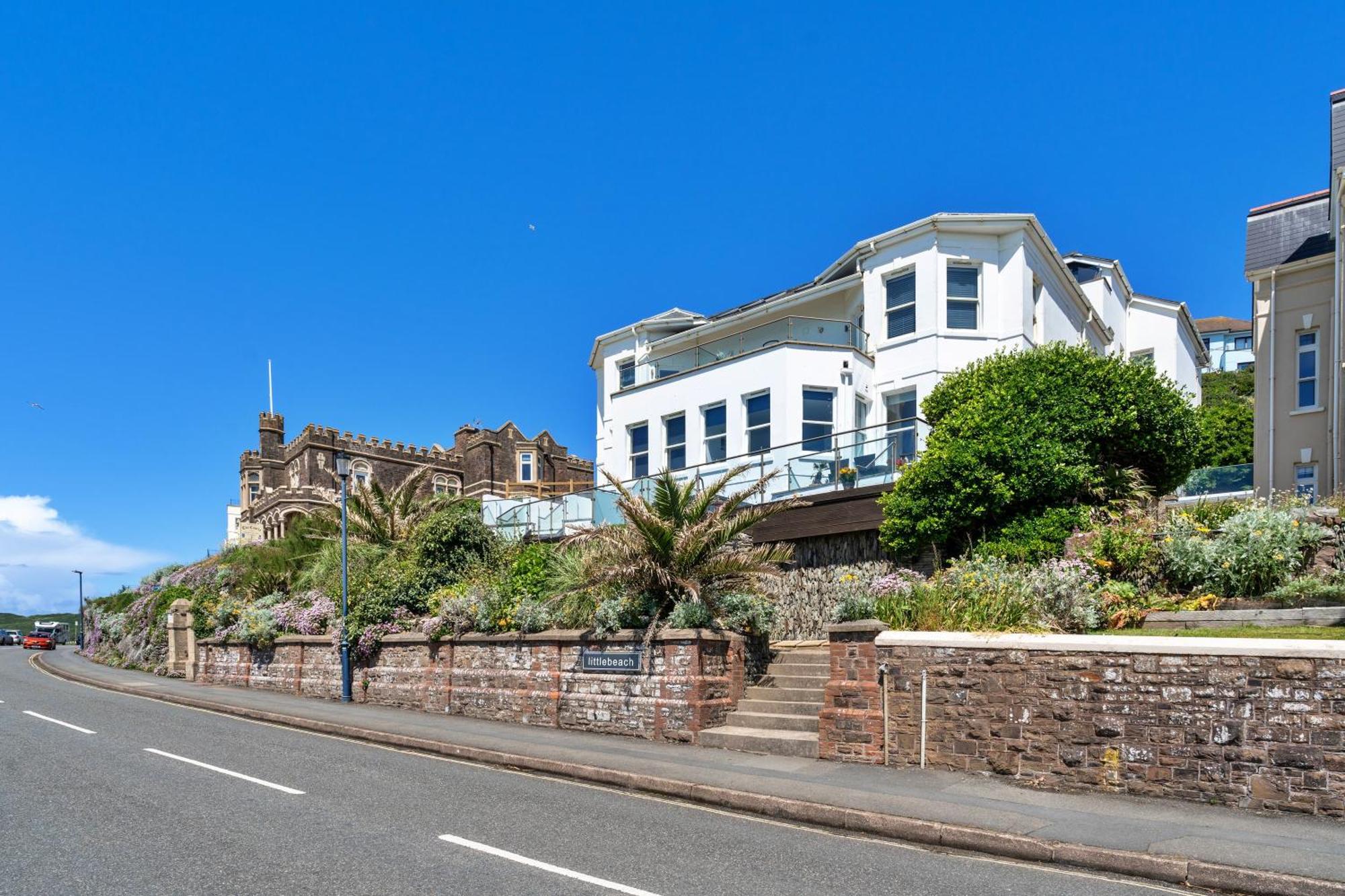 Finest Retreats - Ocean Lookout - Luxury Woolacombe Beach Apartment With Sea Views エクステリア 写真